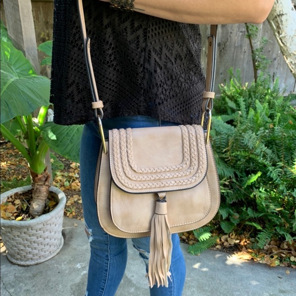Vintage Tassel Crossbody Bag - Picture 2 of 2
